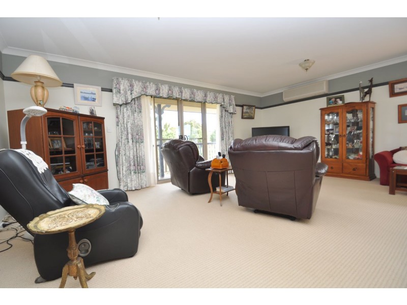 40 Paradise Drive, Eagle Heights QLD 4271