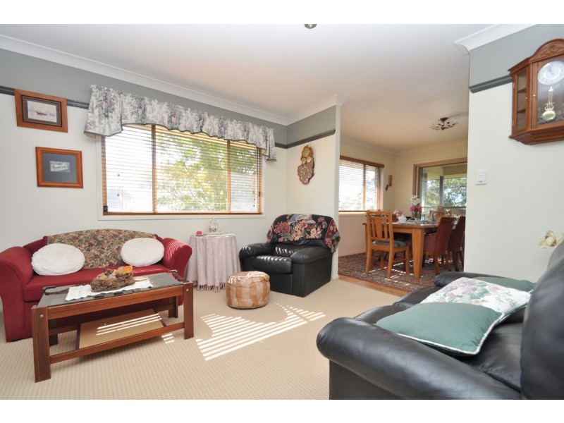 40 Paradise Drive, Eagle Heights QLD 4271