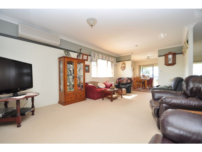 40 Paradise Drive, Eagle Heights QLD 4271