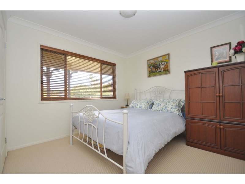 40 Paradise Drive, Eagle Heights QLD 4271