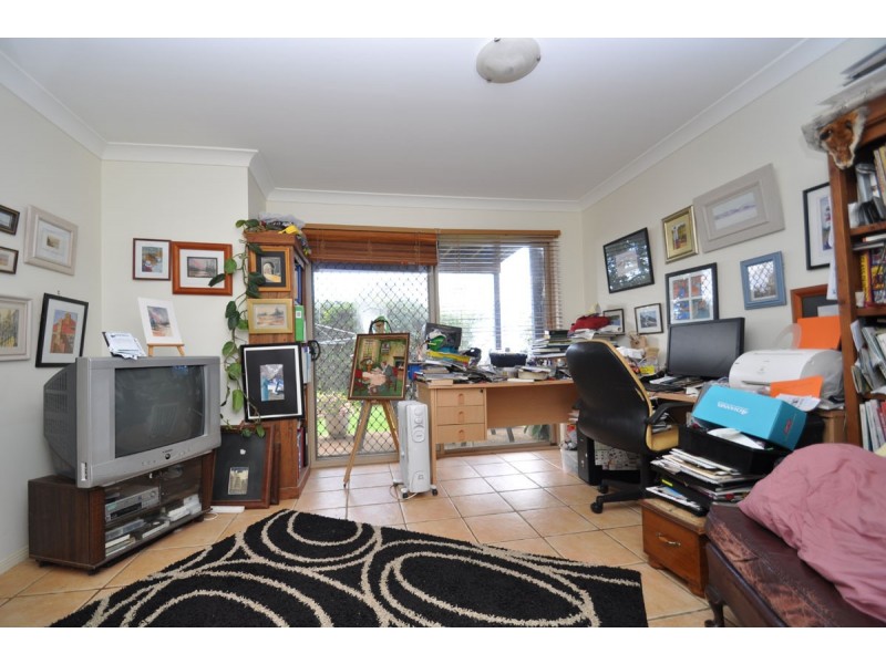 40 Paradise Drive, Eagle Heights QLD 4271