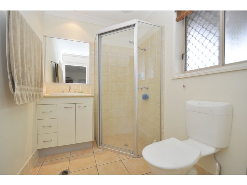 40 Paradise Drive, Eagle Heights QLD 4271