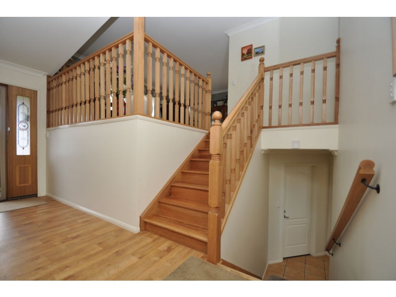 40 Paradise Drive, Eagle Heights QLD 4271