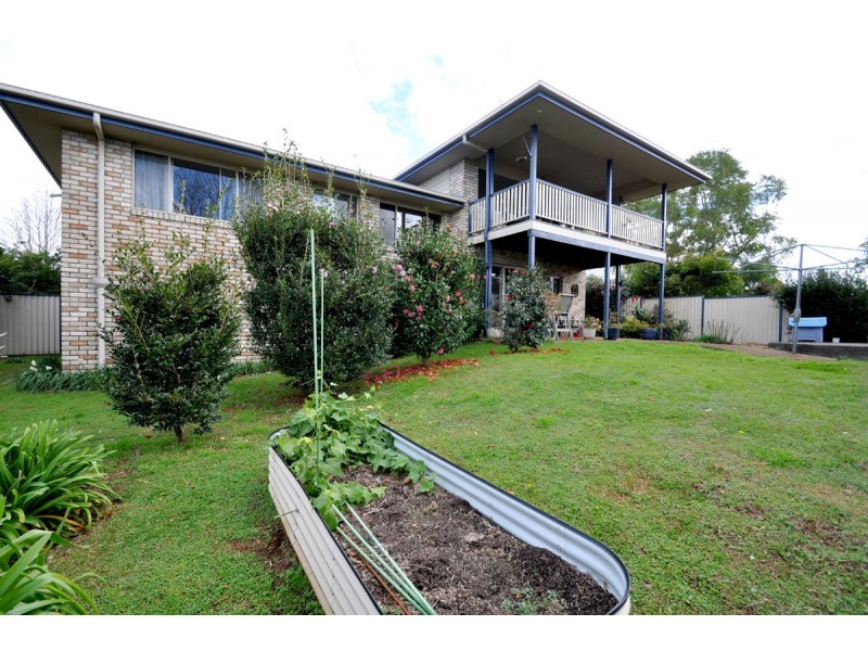 40 Paradise Drive, Eagle Heights QLD 4271