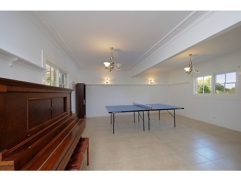 151 Eagle Heights Rd, Eagle Heights QLD 4271