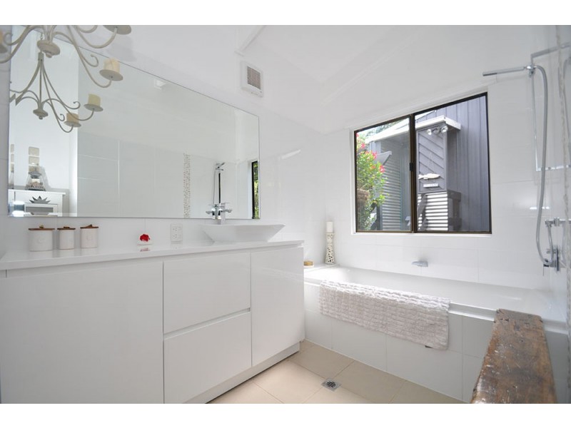 38 Dapsang Drive, Eagle Heights QLD 4271