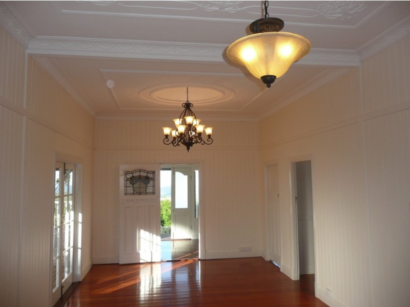 8 Elbert Court, Eagle Heights QLD 4271