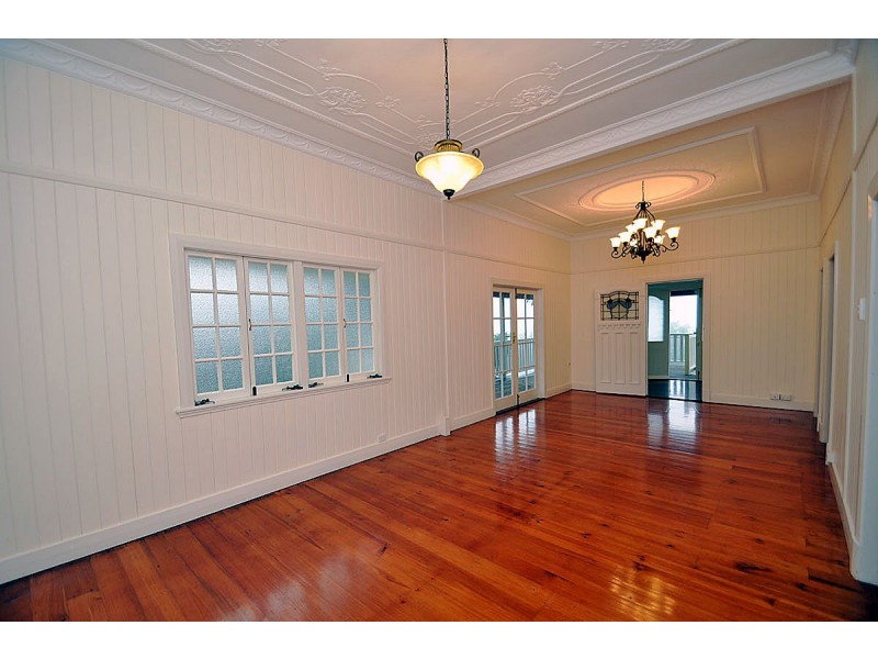 8 Elbert Court, Eagle Heights QLD 4271