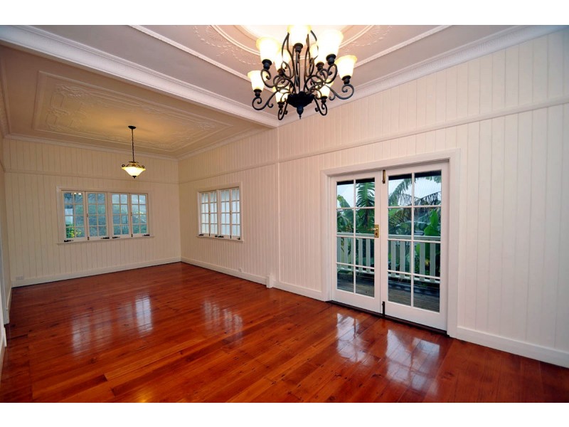 8 Elbert Court, Eagle Heights QLD 4271