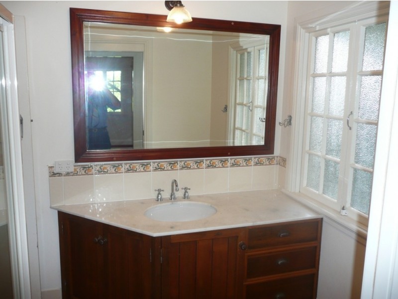 8 Elbert Court, Eagle Heights QLD 4271