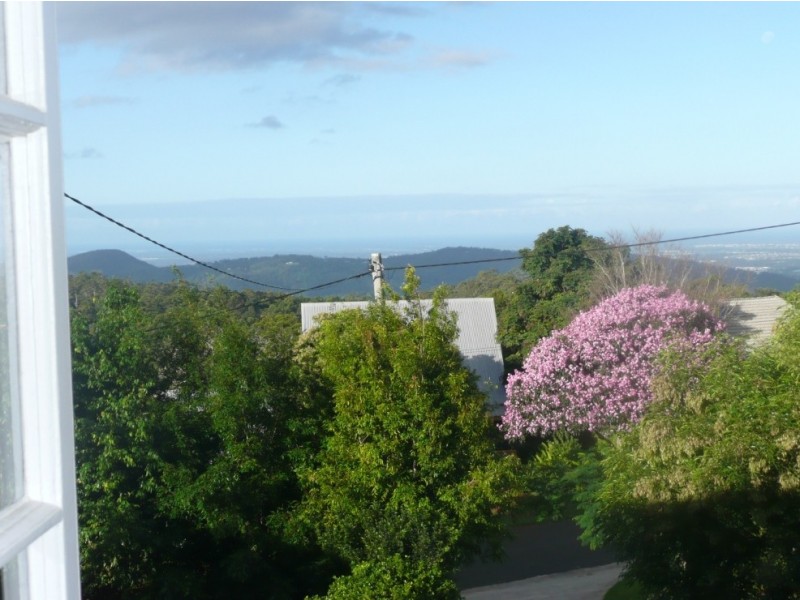 8 Elbert Court, Eagle Heights QLD 4271