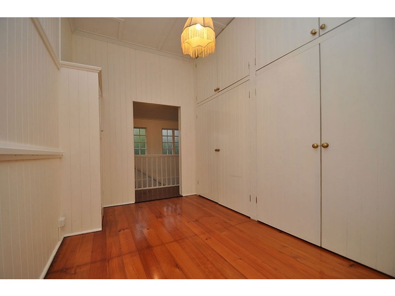 8 Elbert Court, Eagle Heights QLD 4271