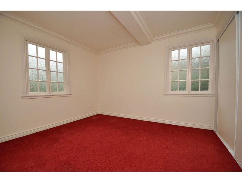 8 Elbert Court, Eagle Heights QLD 4271