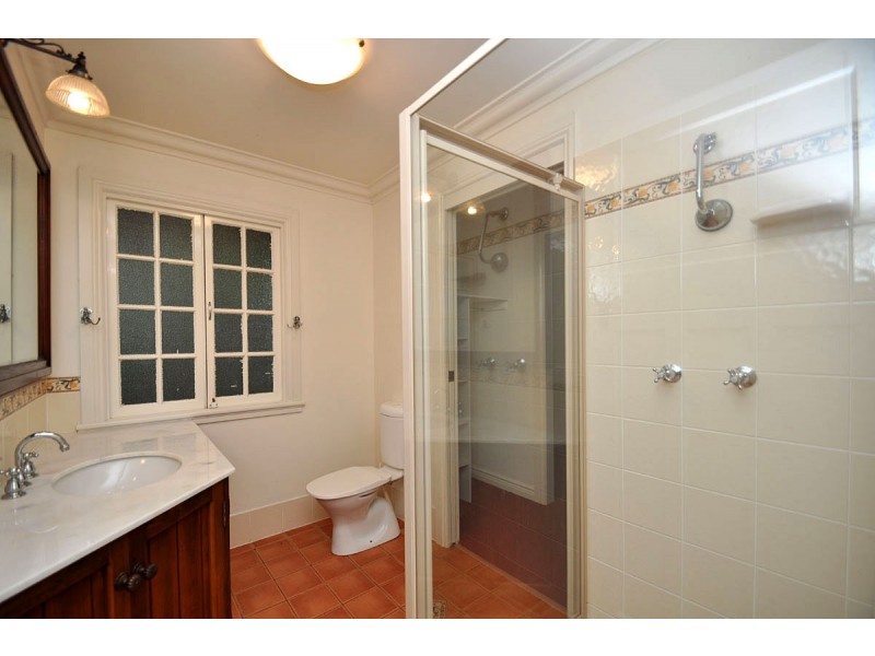 8 Elbert Court, Eagle Heights QLD 4271