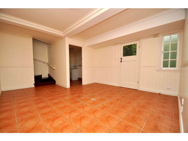 8 Elbert Court, Eagle Heights QLD 4271