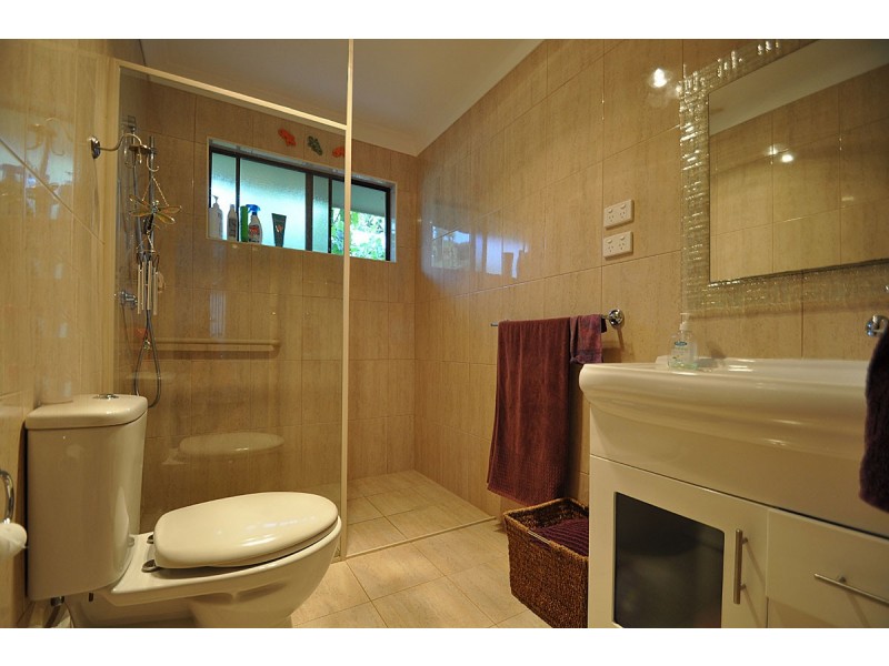 28 Stradbroke Avenue, Eagle Heights QLD 4271