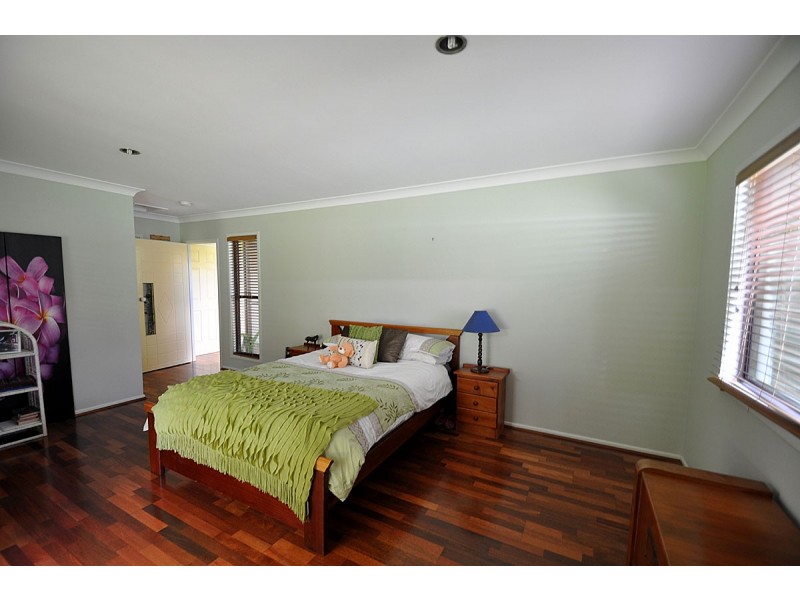 28 Stradbroke Avenue, Eagle Heights QLD 4271