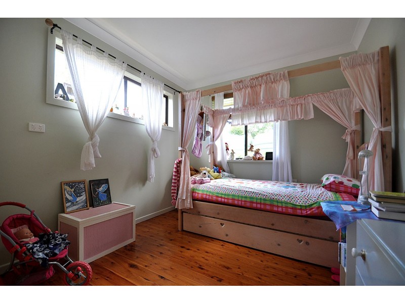28 Stradbroke Avenue, Eagle Heights QLD 4271