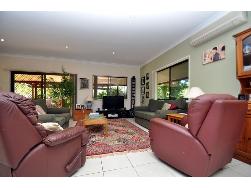 49 Benowa Street, Tamborine Mountain QLD 4272