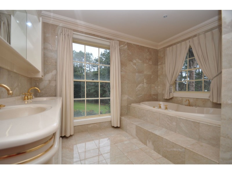 246 Long Road, North Tamborine QLD 4272