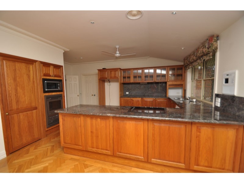 246 Long Road, North Tamborine QLD 4272