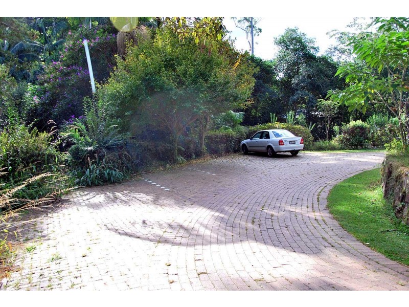 9 Eagle Heights Road, North Tamborine QLD 4272