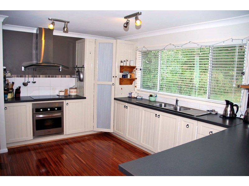 13 Teton Court, Eagle Heights QLD 4271