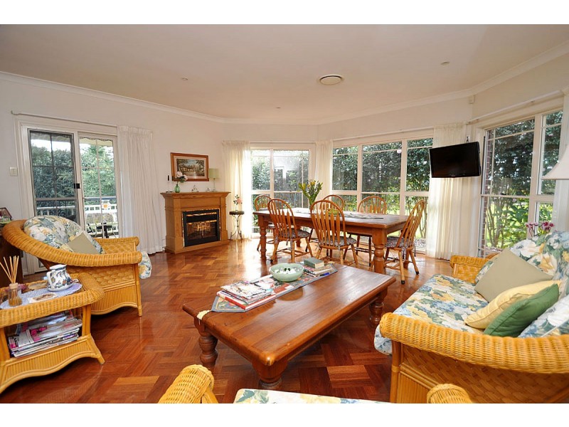 2 Sequoia Drive, North Tamborine QLD 4272