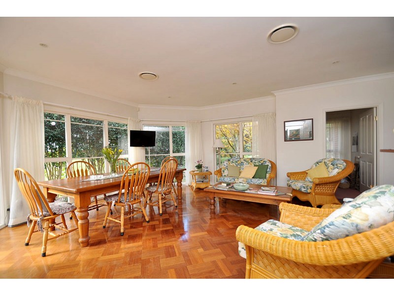 2 Sequoia Drive, North Tamborine QLD 4272