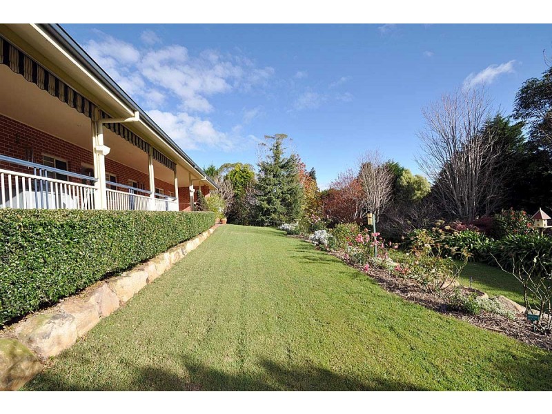 2 Sequoia Drive, North Tamborine QLD 4272
