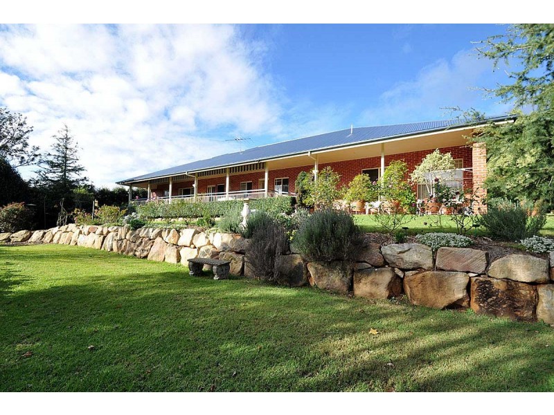 2 Sequoia Drive, North Tamborine QLD 4272