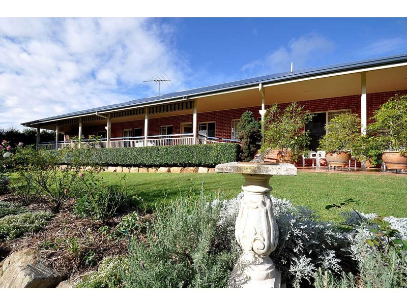 2 Sequoia Drive, North Tamborine QLD 4272