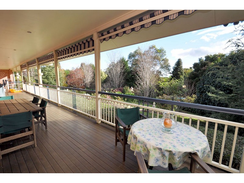 2 Sequoia Drive, North Tamborine QLD 4272
