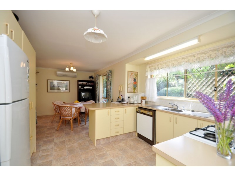 2 Cocos Street, Tamborine Mountain QLD 4272