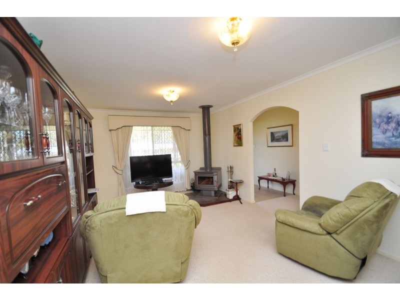 2 Cocos Street, Tamborine Mountain QLD 4272