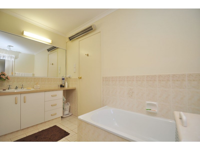 2 Cocos Street, Tamborine Mountain QLD 4272