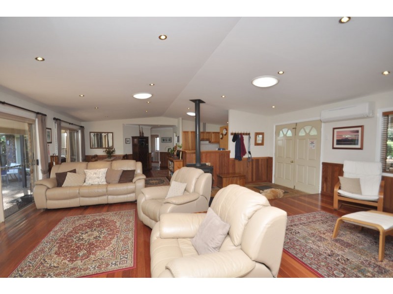 102 Sierra Drive, North Tamborine QLD 4272