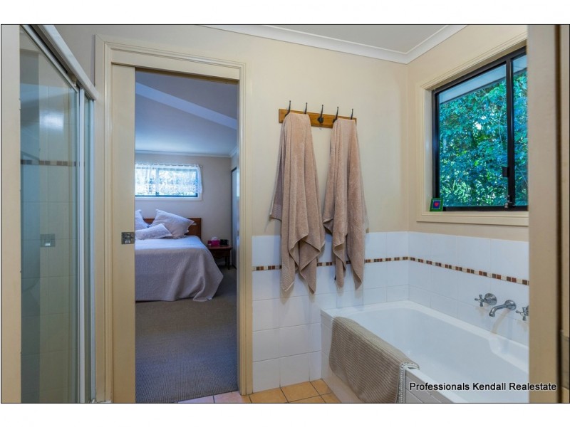 28 Long Road, Tamborine Mountain QLD 4272