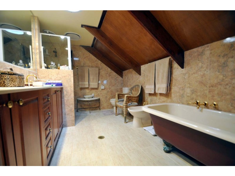 2 Witches Chase, Tamborine Mountain QLD 4272