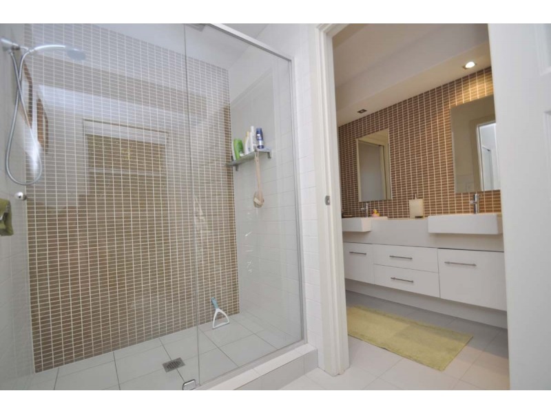 191 Wongawallan Road, Eagle Heights QLD 4271