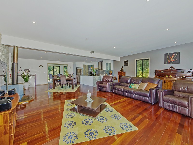 16 Flores Court, Tamborine Mountain QLD 4272