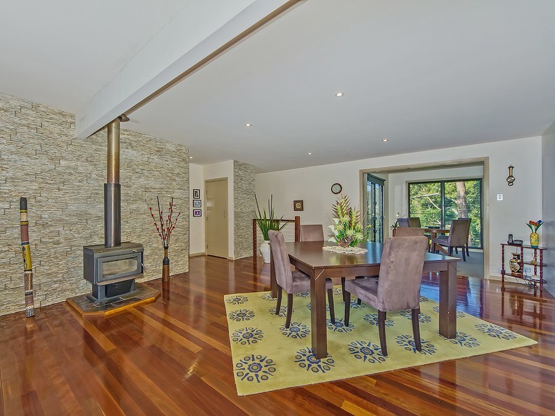 16 Flores Court, Tamborine Mountain QLD 4272