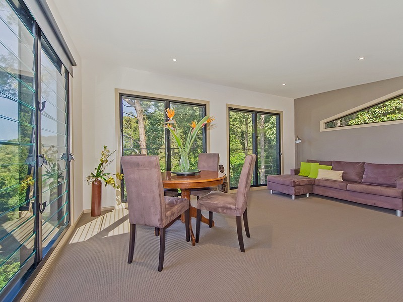 16 Flores Court, Tamborine Mountain QLD 4272
