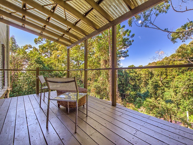 16 Flores Court, Tamborine Mountain QLD 4272