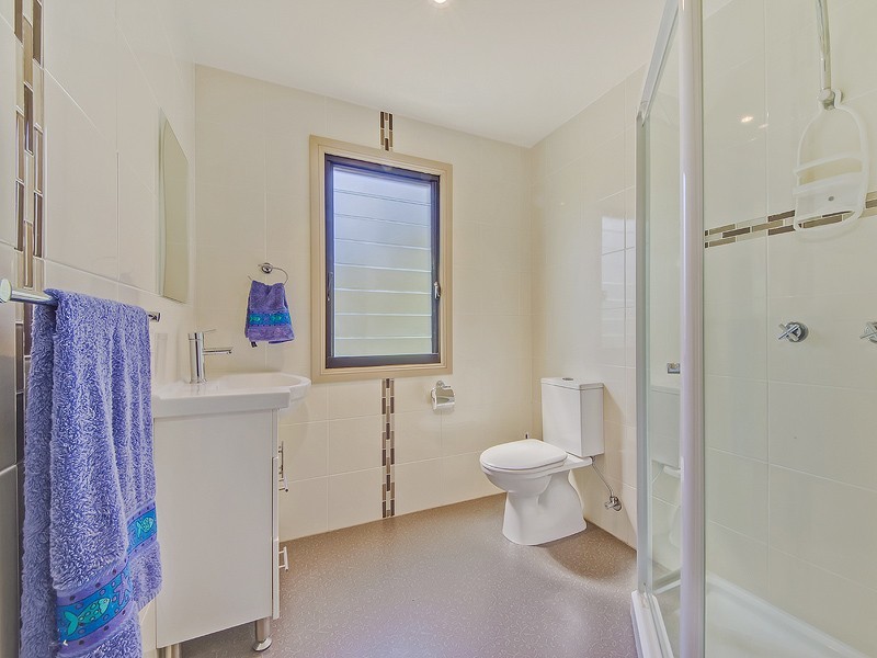 16 Flores Court, Tamborine Mountain QLD 4272