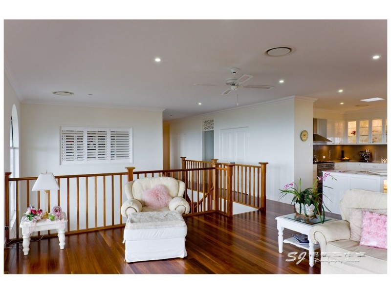 14 Eagle Close, Eagle Heights QLD 4271