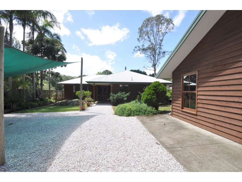 25 Ben Nevis Street, Tamborine Mountain QLD 4272