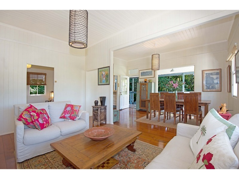 16 Beechmont Avenue, Eagle Heights QLD 4271