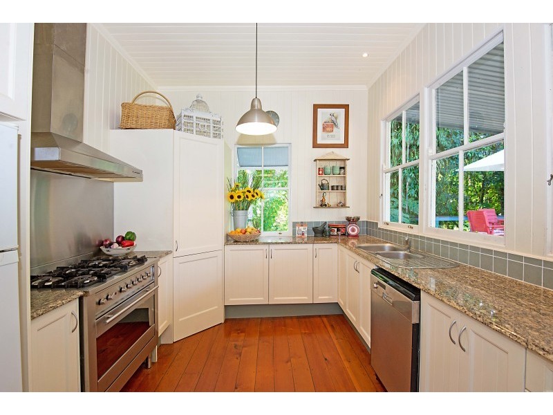 16 Beechmont Avenue, Eagle Heights QLD 4271