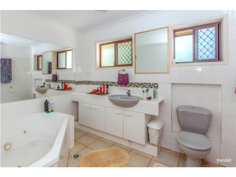 4 Mazama Court, Eagle Heights QLD 4271